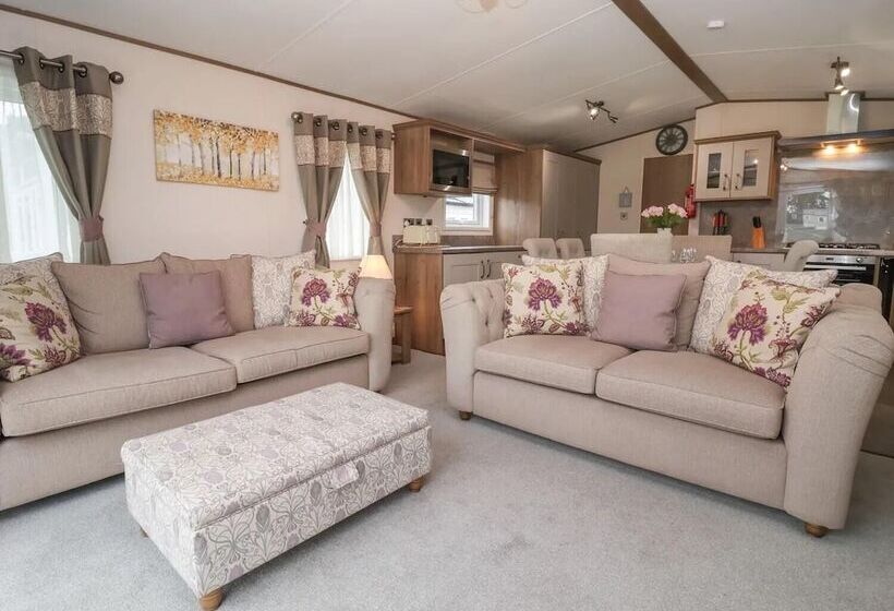 فندق Whispering Willows 2 Bed Lodge In Scarborough