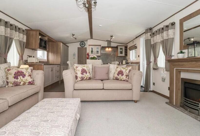 فندق Whispering Willows 2 Bed Lodge In Scarborough