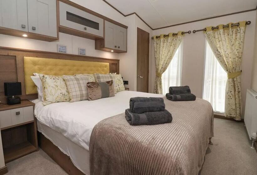 فندق Whispering Willows 2 Bed Lodge In Scarborough