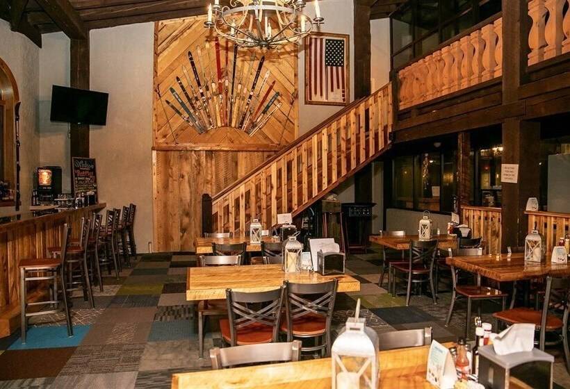 فندق Whitecap Mountains Resort