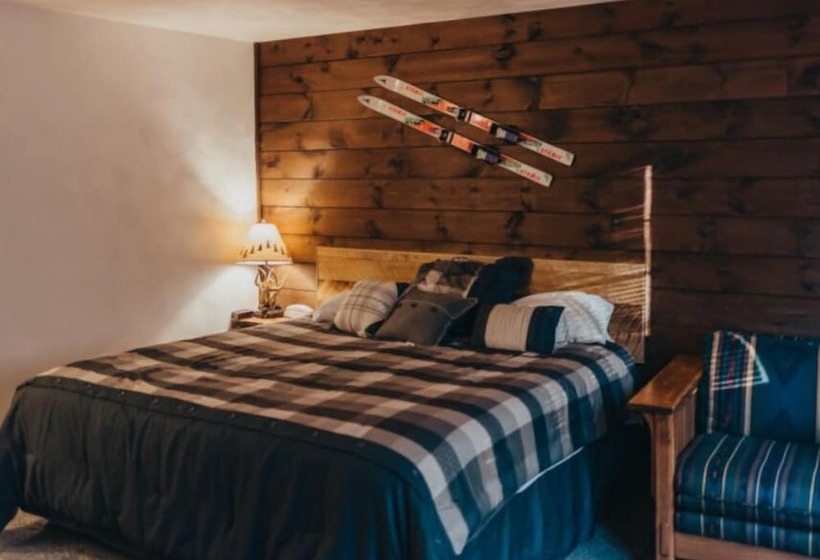 فندق Whitecap Mountains Resort