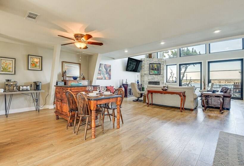 Newly Remodeled Lakefront Granbury Escape W/ Dock!