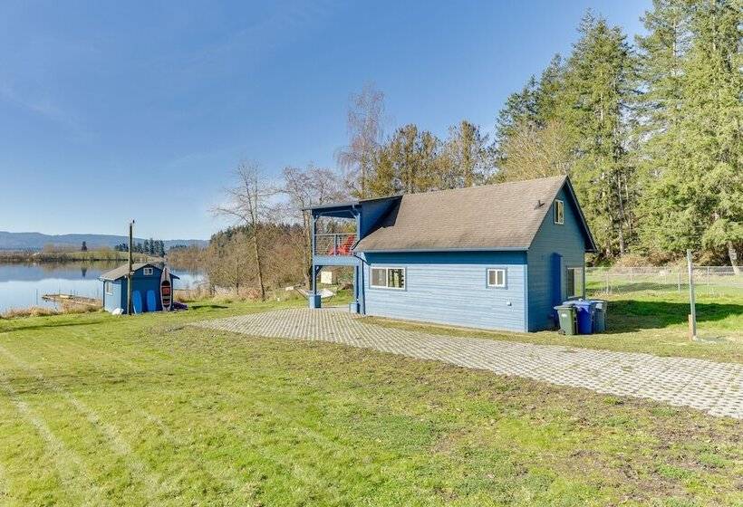 Lakefront Roy Cabin ~ 40 Mi To Mount Rainier!