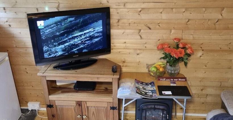 Glamping Cabin   Great For Hikers   Breakfast Inc!