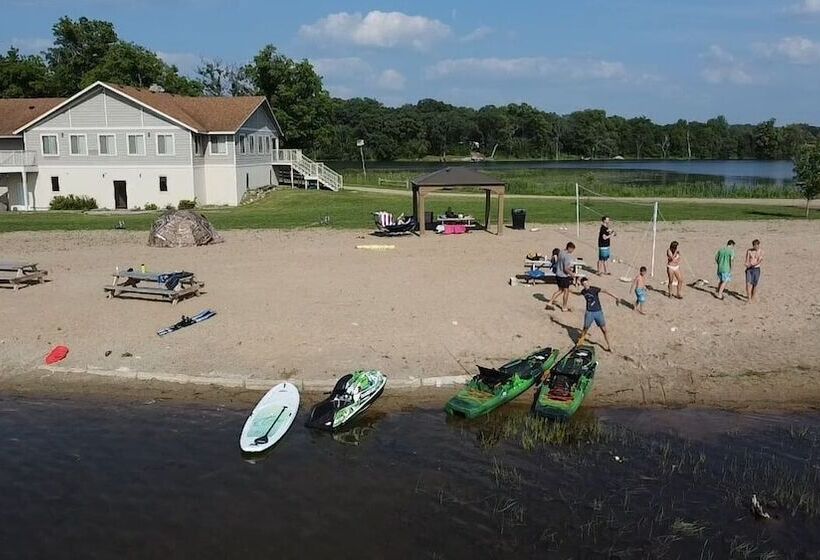 Legacy Lakeside Resort