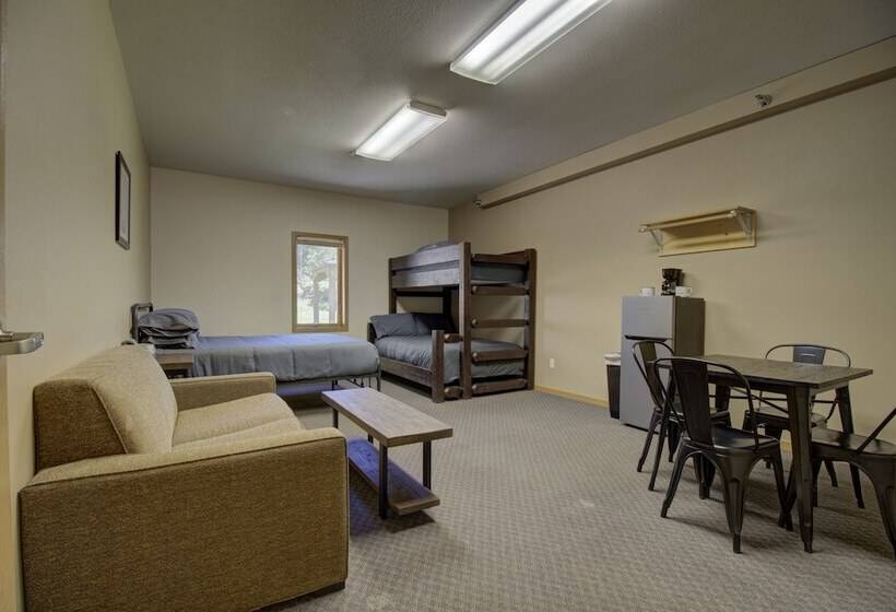 Legacy Lakeside Resort