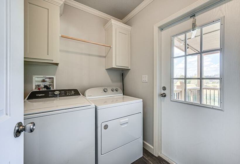 Lovely Broken Bow Cottage W/ Hot Tub & Fire Pit!