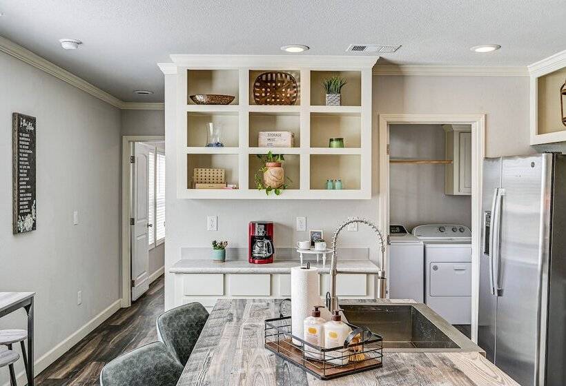 Lovely Broken Bow Cottage W/ Hot Tub & Fire Pit!