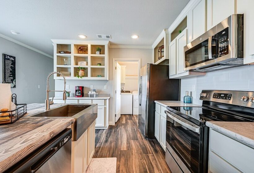 Lovely Broken Bow Cottage W/ Hot Tub & Fire Pit!