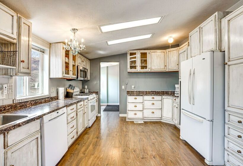 Moab Home W/ Patio Near Arches National Park!