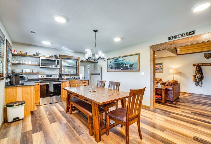 Modern Cabin W/ Hot Tub: Near Tail Of The Dragon!