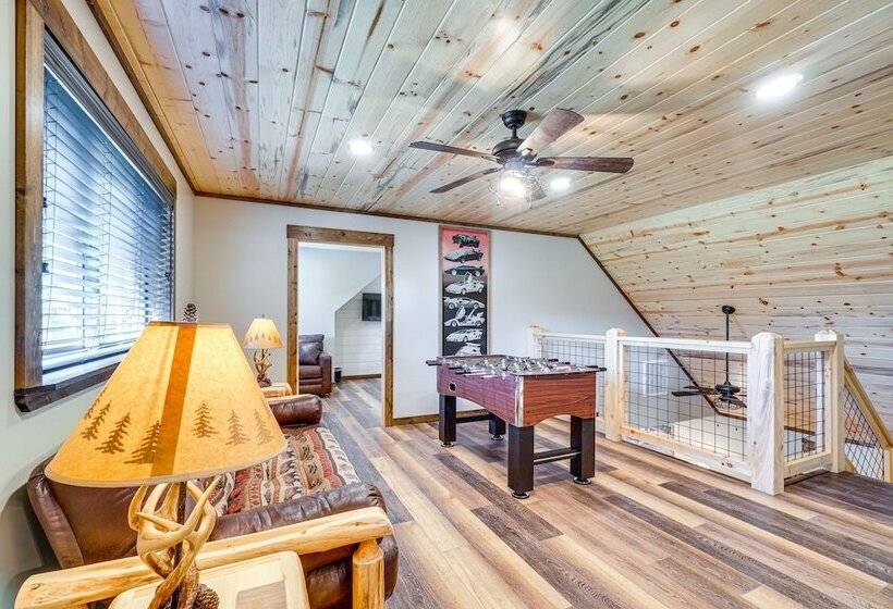 Modern Cabin W/ Hot Tub: Near Tail Of The Dragon!