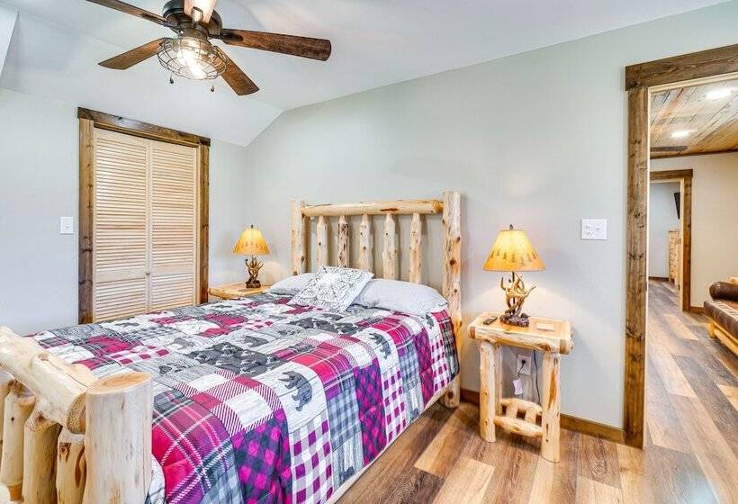 Modern Cabin W/ Hot Tub: Near Tail Of The Dragon!