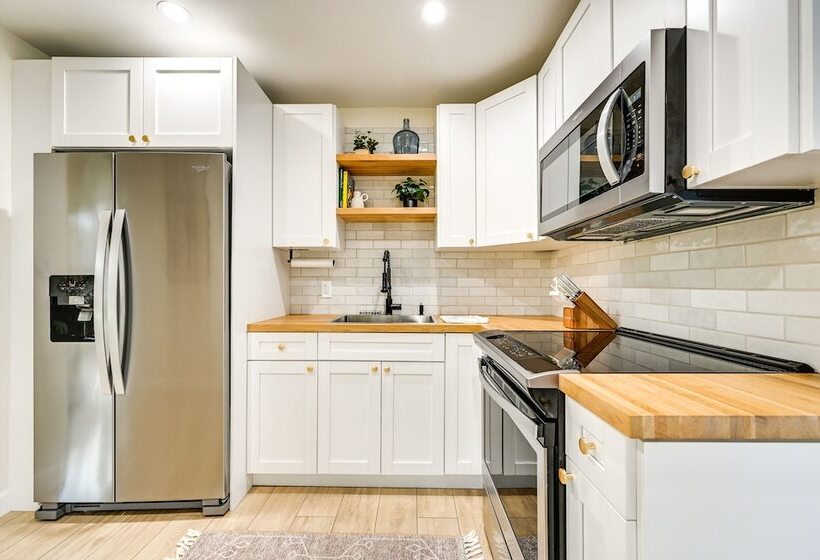 Modern Naples Duplex Home ~ 7 Mi To Beach!