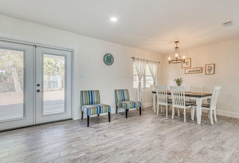 Modern Pensacola Home ~ 6 Mi To Beach!