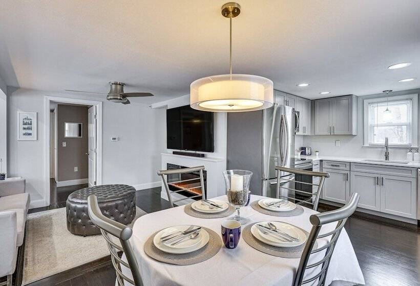 Modern Terryville Cottage W/ Deck & Lake View!