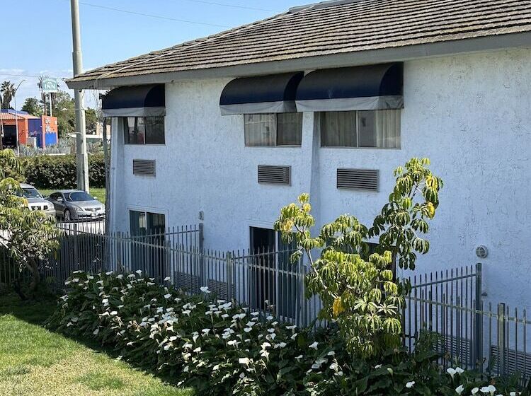 מוטל Garden Grove Inn