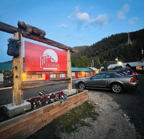 فندق على الطريق Lift Landing