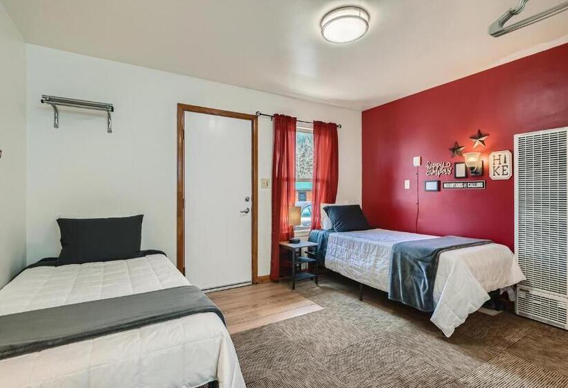 فندق على الطريق Lift Landing