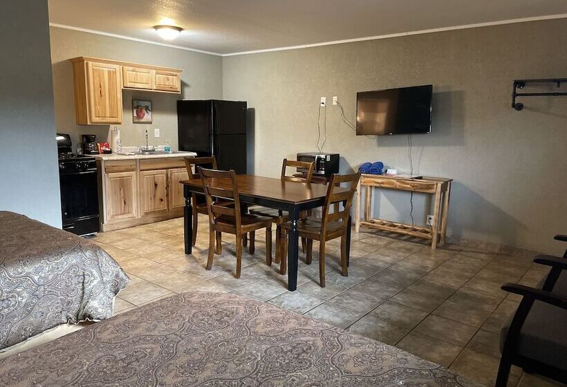 汽车旅馆  Village Inn