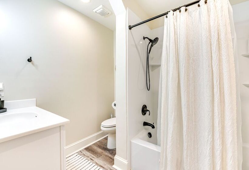 New Bern House W/ Gas Grill Near Neuse River!