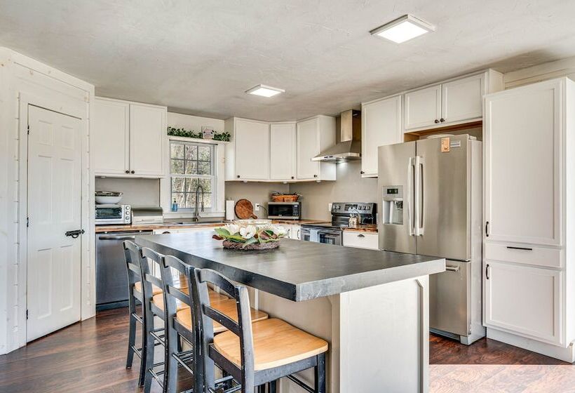 Over Andover  Retreat W/ Hot Tub: Walk To Lake!