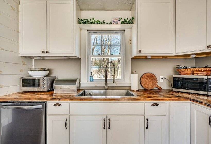 Over Andover  Retreat W/ Hot Tub: Walk To Lake!