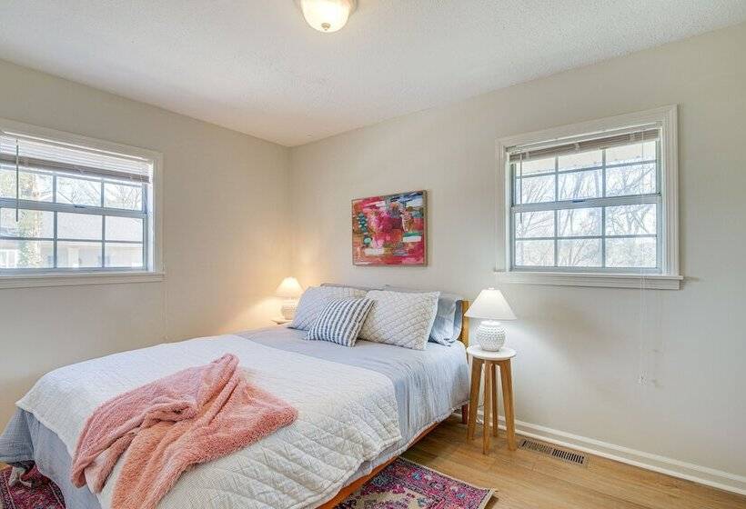 Oxford Getaway: Walk To Oxford Square!