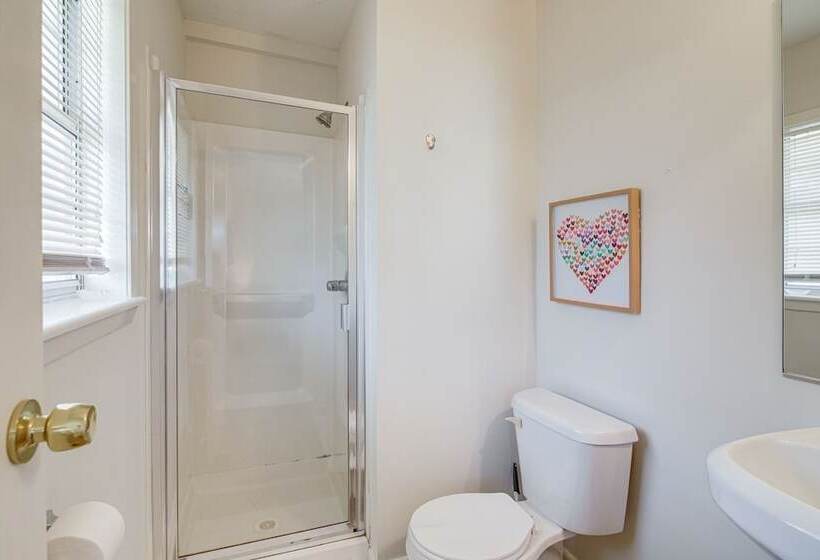 Oxford Getaway: Walk To Oxford Square!