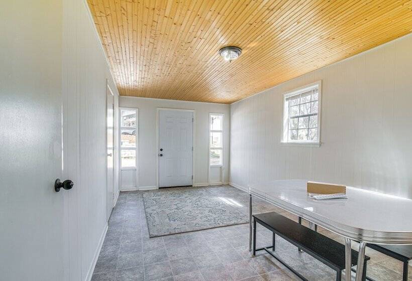 Oxford Getaway: Walk To Oxford Square!