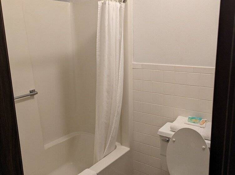 Paradise Falls Motel &  Liquor Llc