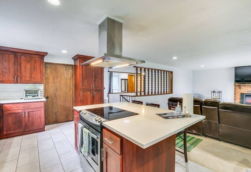 Peaceful Gresham Home W/ Grill: 2 Mi To Downtown