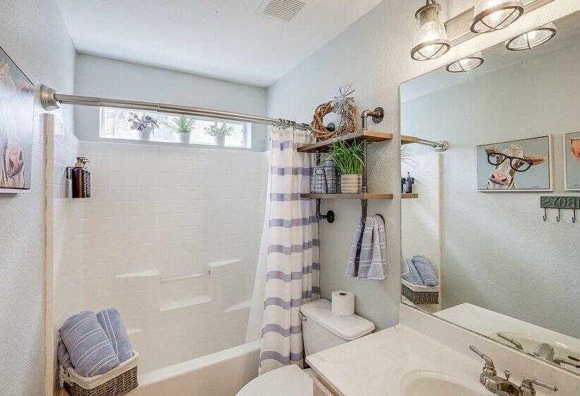 5 Mi To Belton Lake: Peaceful Home W/ Hot Tub