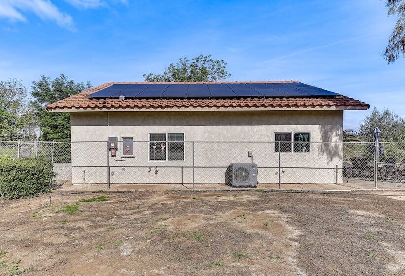 Peaceful Riverside Home W/ Patio, 7 Mi To Downtown