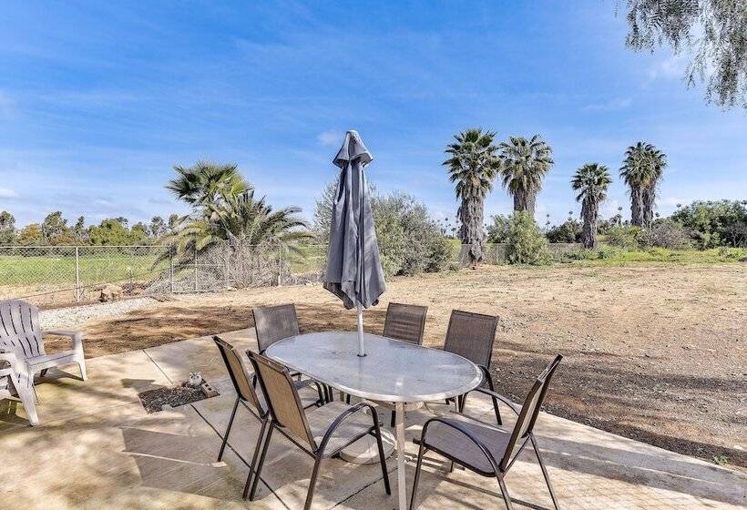 Peaceful Riverside Home W/ Patio, 7 Mi To Downtown