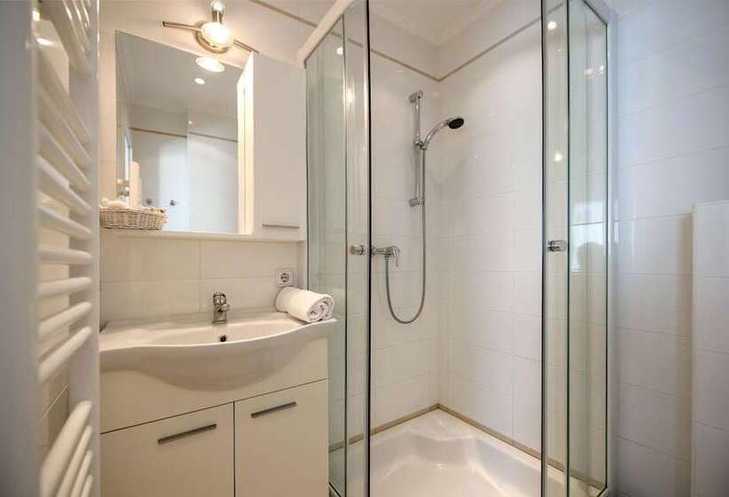 פנסיון Apartments And Room Marko