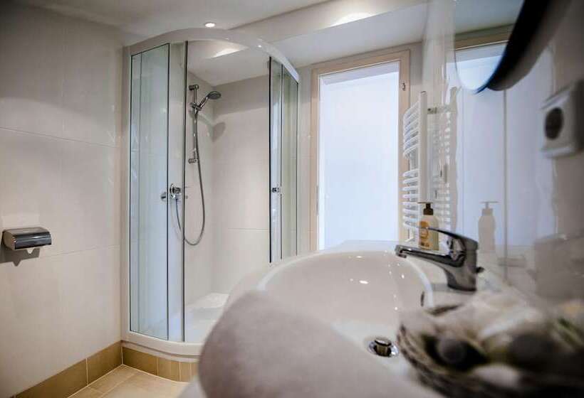 بنسيون Apartments And Room Marko