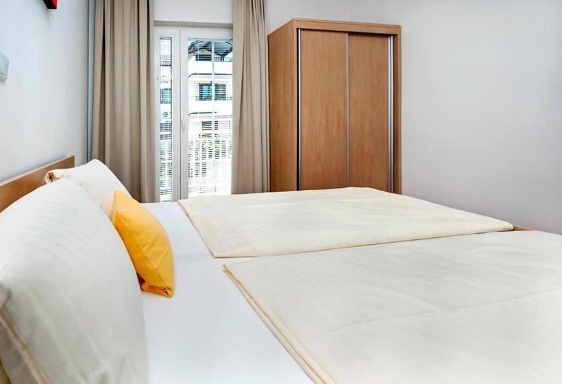 بنسيون Apartments And Room Marko