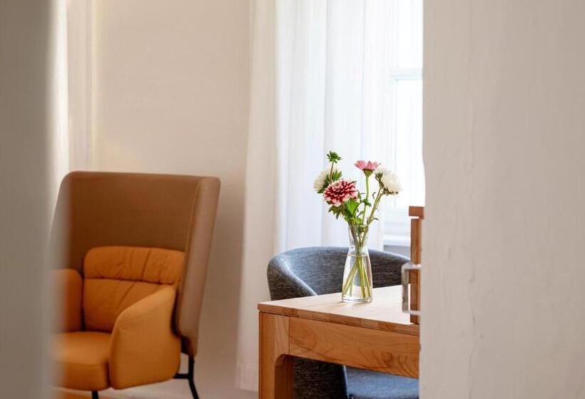 膳宿费 Goldenes Schiff