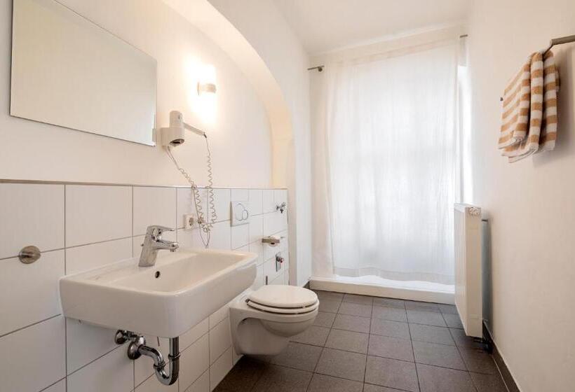 膳宿费 Goldenes Schiff