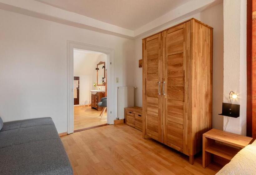 پانسیون Goldenes Schiff