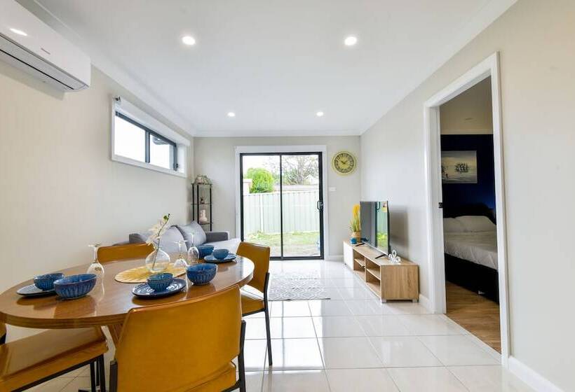 פנסיון Royal Lake Guest House