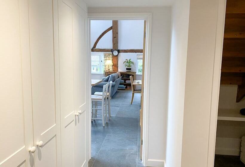 펜션 The Barn Stoaches Farm