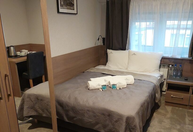 פנסיון Willa Marcel Park