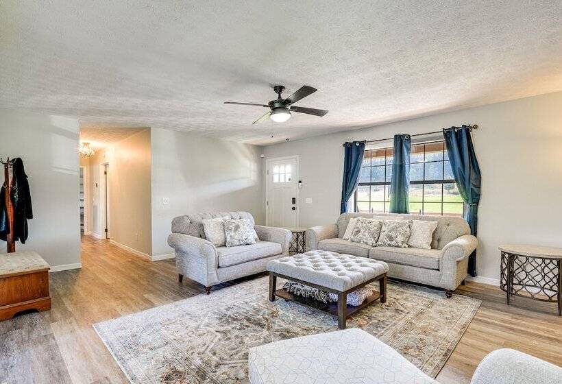 Pet Friendly Countryside Haven Near Cherokee Lake!