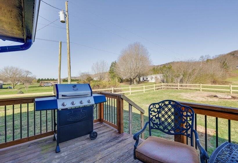 Pet Friendly Countryside Haven Near Cherokee Lake!