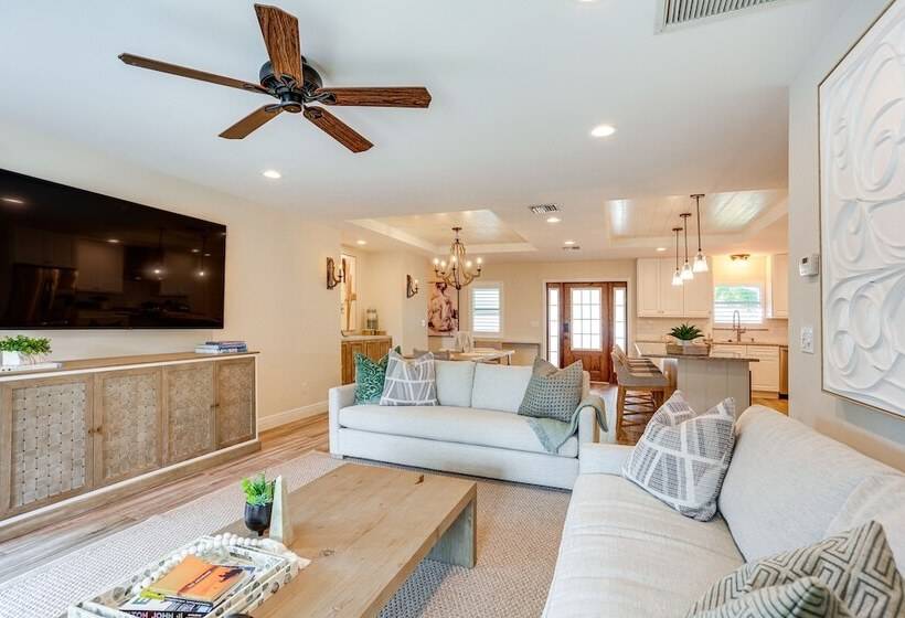 Pet Friendly Retreat In Stuart W/ Saltwater Pool!