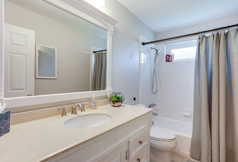 Pet Friendly Retreat In Stuart W/ Saltwater Pool!