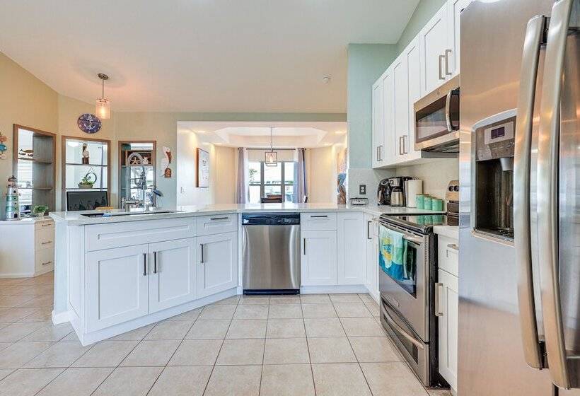 Pet Friendly Fort Pierce Home W/ Pool & Kayaks!