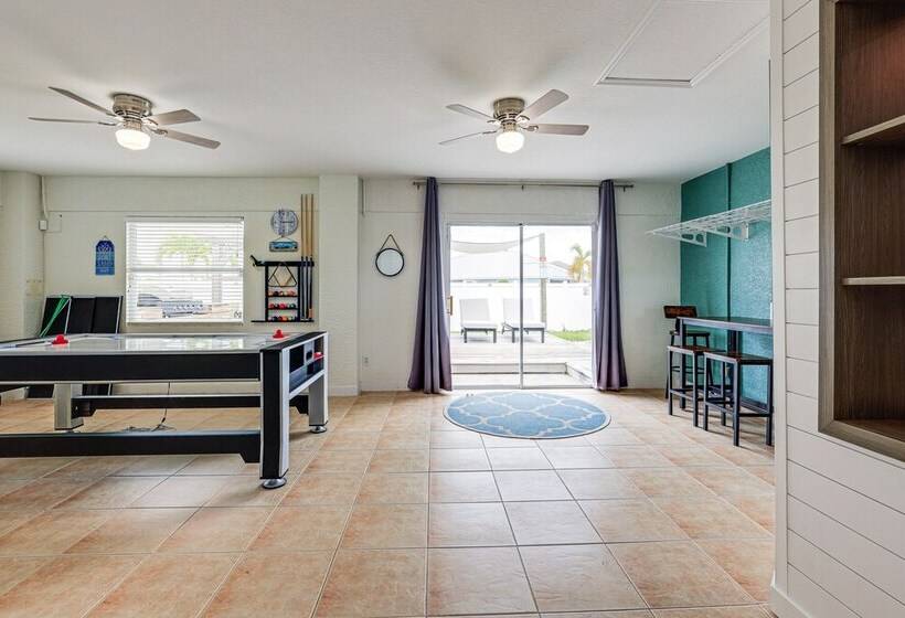 Pet Friendly Fort Pierce Home W/ Pool & Kayaks!